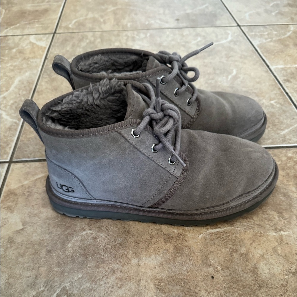 Size 7 Uggs